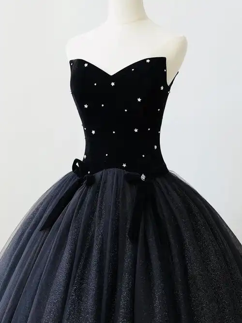 撒满白色亮片走动的每一刻都是亮晶晶909090黑色礼服带着神秘