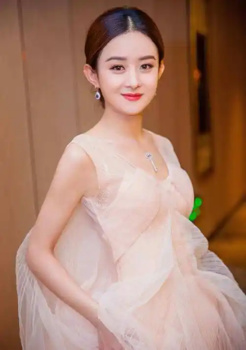 冯绍峰近照曝光,幸福感爆棚,看到他身边道具,婚变传言不攻自破_赵丽颖