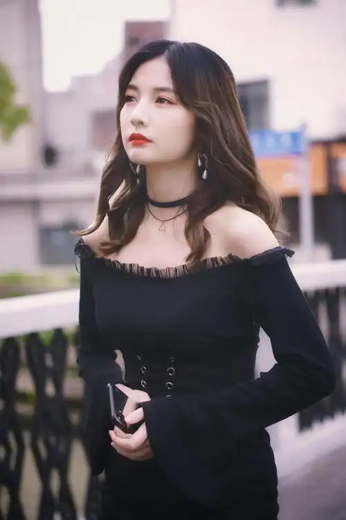 个人其实更喜欢赵粤长发