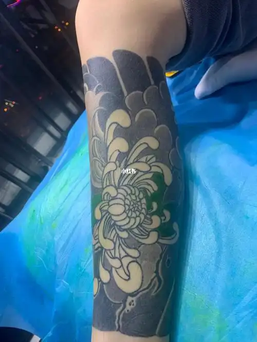 包小腿老传统纹身