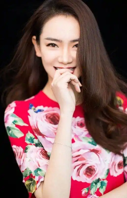 原创娱乐圈笑的最美最天真的五位女星唐嫣不愧是中戏校花