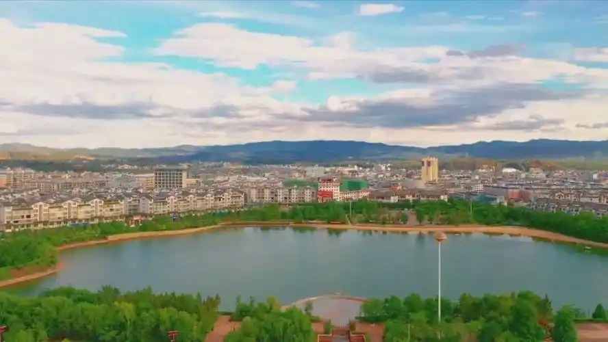 牟定县"工匠名乡"的美誉越叫越响,彝族民间刺绣,四弦琴,铜器制作,腐乳