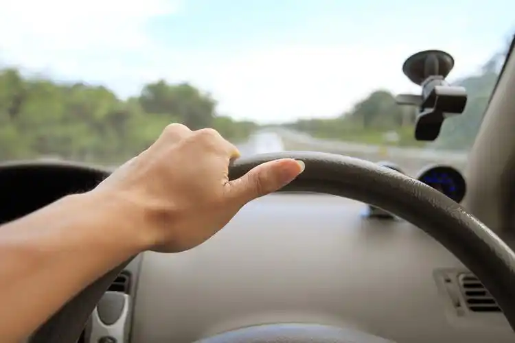 男人开车_男人开车图片