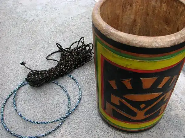 活动照片-教你手工制作非洲手鼓