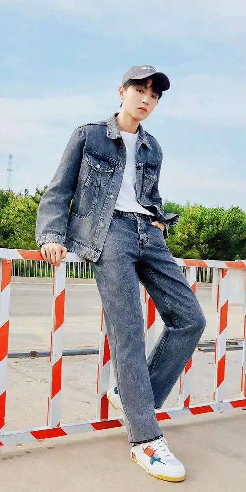 王俊凯 巴黎时装周##王俊凯cl代言人