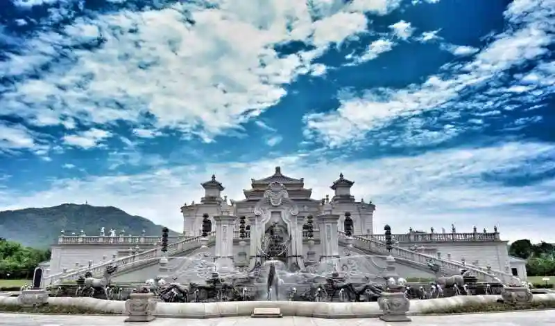 百年前的中国:圆明园正大光明殿