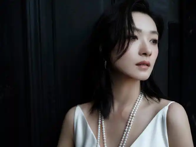 简直不要太美了#万茜白月光造型##万茜锁骨发