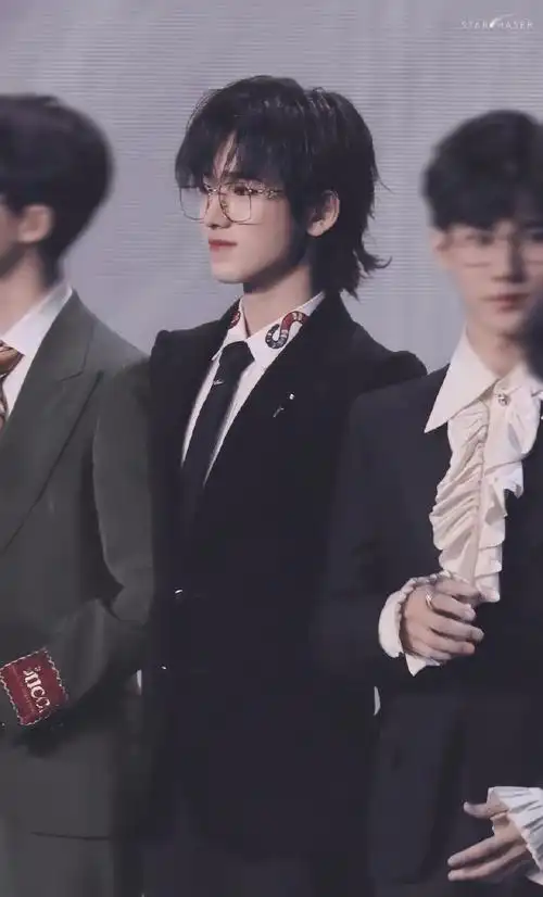 383637383836   腾讯星光大赏红毯" 323939 30