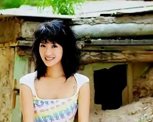 想不到她竟是陈道明的女儿,难怪这么红!如今34美的惊为天人