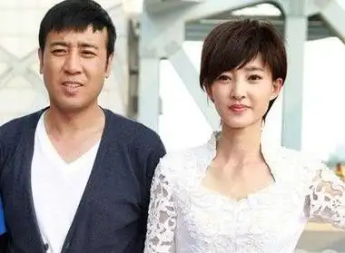 此后,于和伟经常带太太参加圈内聚会,并在北京买了房子,将钥匙交给