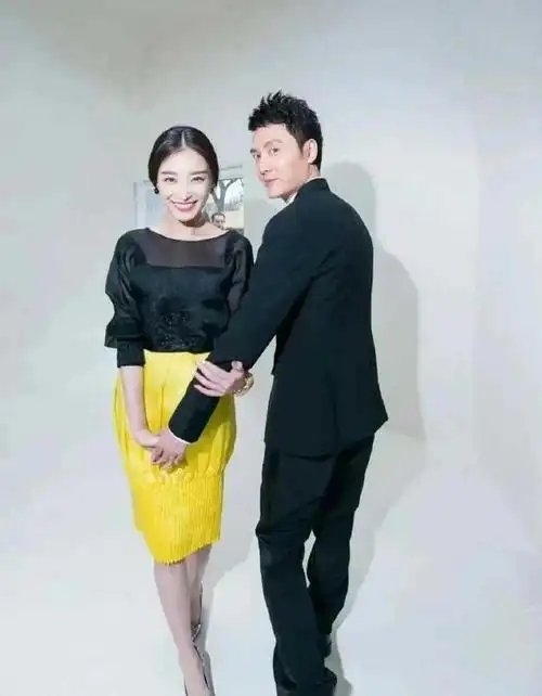 倪妮赵丽颖接连沦陷事实证明冯绍峰才是真正的人间清醒