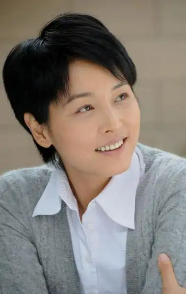 我的三个母亲热播坚强母亲张延告别男人婆