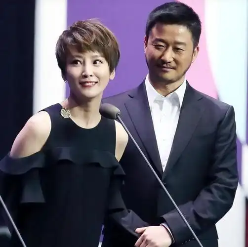 周一围的"洗白",成了压垮吴京的最后一根稻草