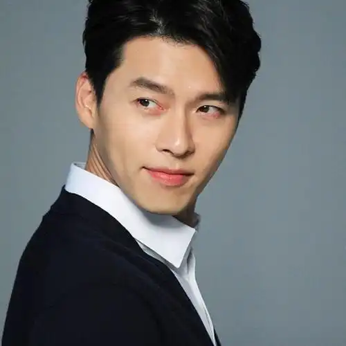 他明明颧骨高,脸型还"崎岖",怎么还能统一韩国人的审美?