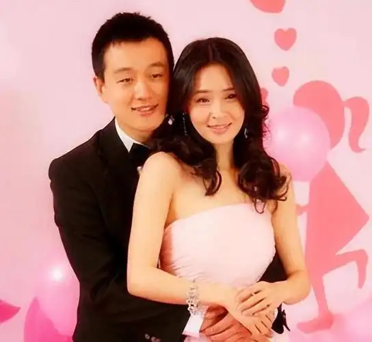 纪实于明加结婚13年,只生孩子不做饭,丈夫一家人把她宠成"宝"