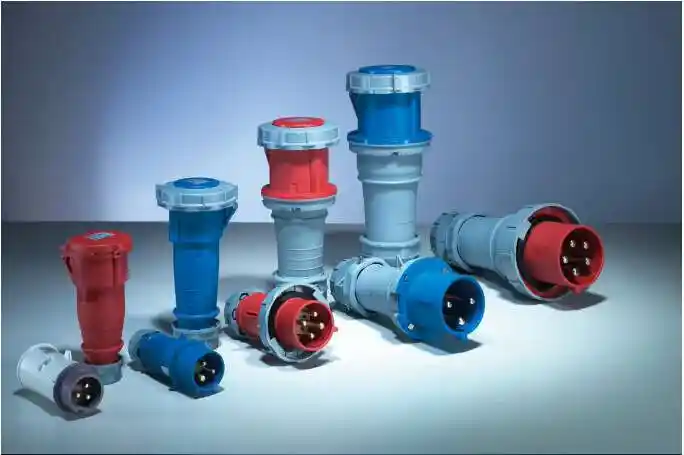 领臻电气--专注工业连接器