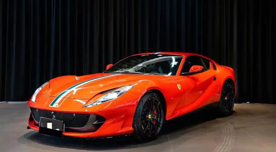 粤澳二手车法拉利812仅售3xx万