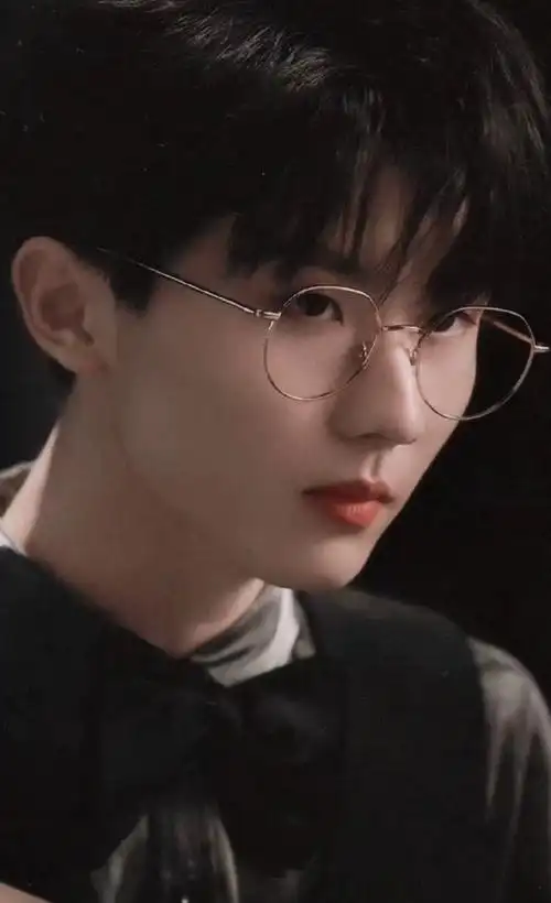 马嘉祺黑衬衫眼镜杀##马嘉祺 蜉蝣