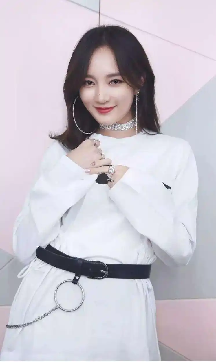 被抛弃的女孩孟佳