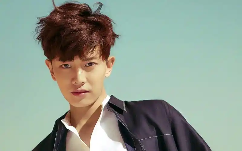 任嘉伦精美帅气魅力写真桌面壁纸