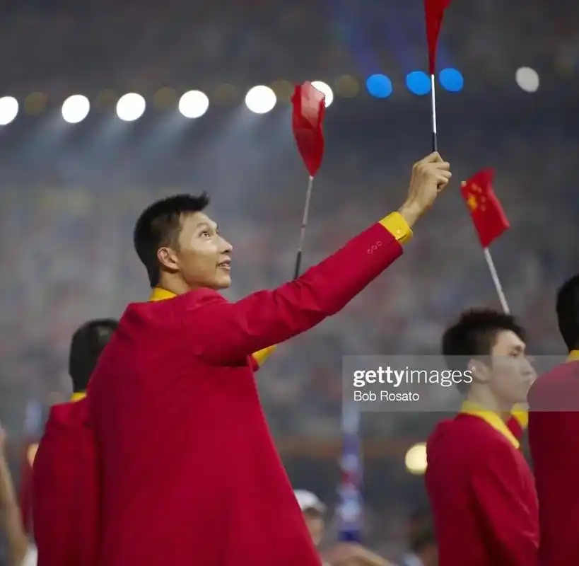 2008北京奥运会中国队投篮服出场服.这几天随着联哥的退役, - 抖音