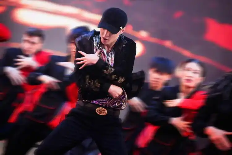 张艺兴的舞蹈也太帅了吧!期待街舞4