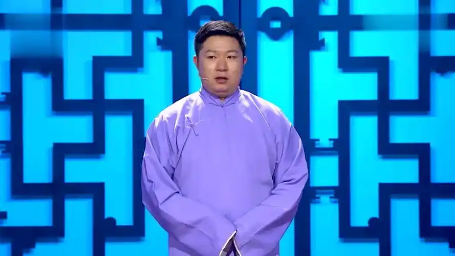 呆萌周培岩单口相声《路怒症》,无表情逗乐全场