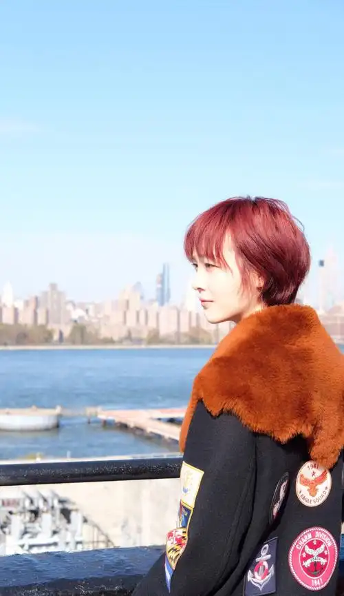 何杜娟短发造型帅气图片