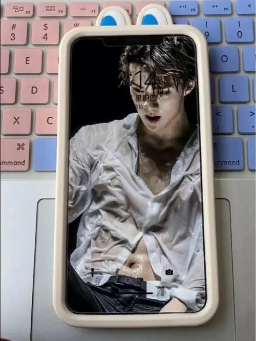 吴世勋  #壁纸  #腹肌 #帅哥我承认,我就是涩批头子!