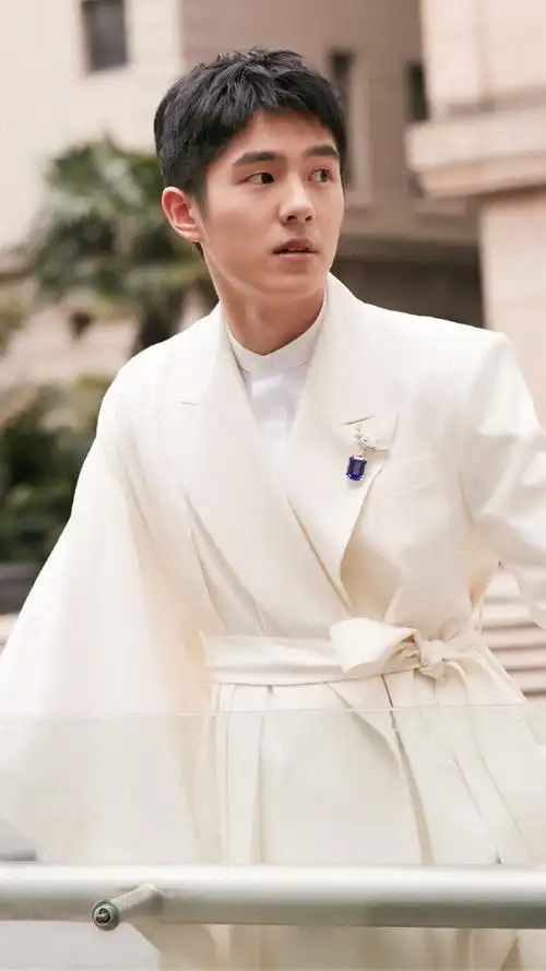 刘昊然沉稳帅气写真手机壁纸