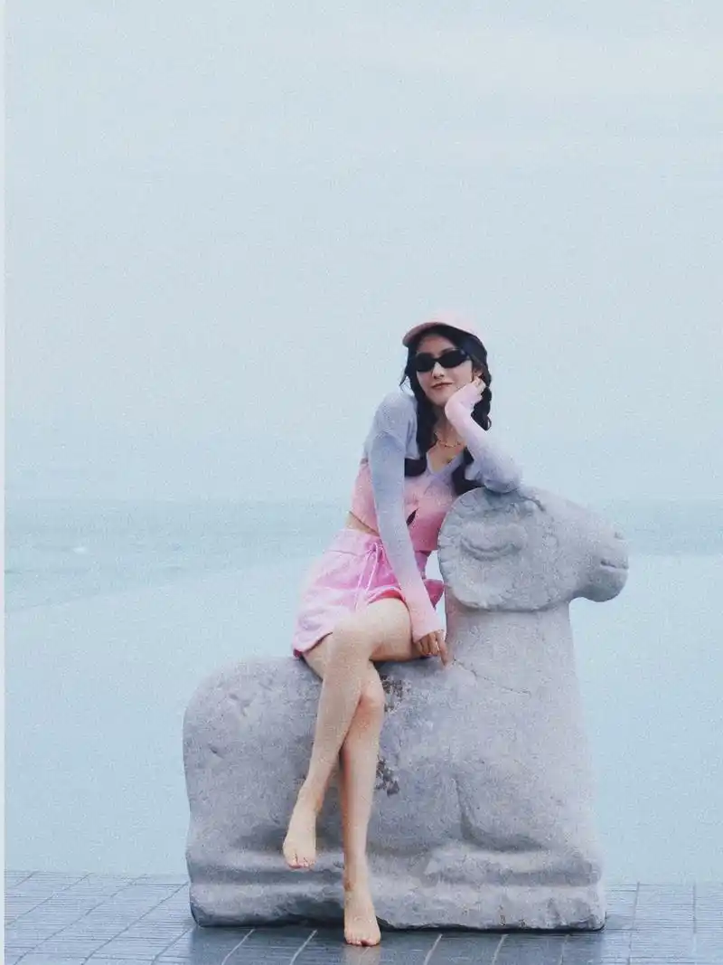 蔡文静麻花辫甜美海边大片 #蔡文静