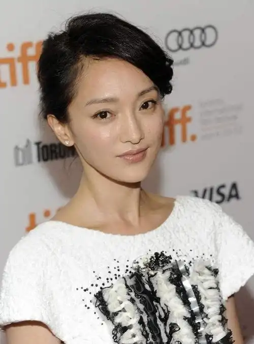 周迅真的是素颜吗?这一种人淡如菊清新脱俗的妆容我们都该学学