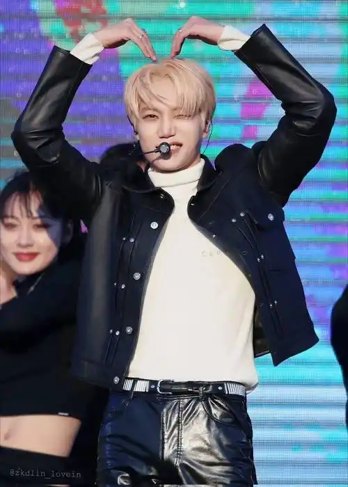 边伯贤退伍后首发文-yg新女团第七位成员公开-金钟仁正在准备solo3辑