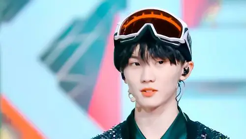 马嘉祺 20.1003 《少年on fire》第二期截修9p cr.balloonsea