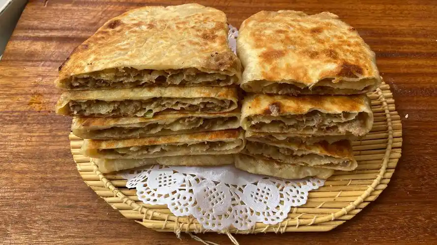 掌握2个技巧,烙的肉饼外酥里嫩,一层肉一层面