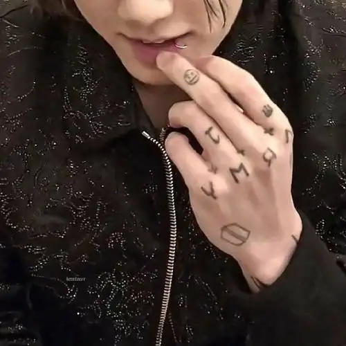 田柾国将代言ck#手控发疯9393