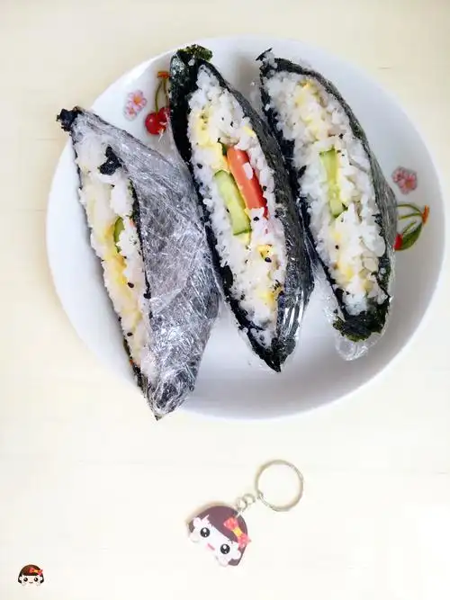 我是爱我所爱&恨我所恨,喜欢就点击这里关注我 紫菜三角饭团~成品图.