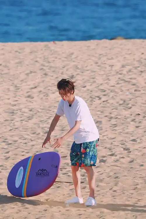 黄明昊justin夏日冲浪店#s5651515503夏日海边@jjjustin