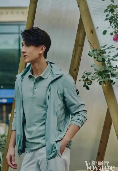吴尊《voyage新旅行》封面大片,清晰的侧颜轮廓十分帅气_绅士_夏日