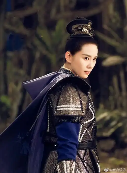 午间话题##女明星戎装造型大赏