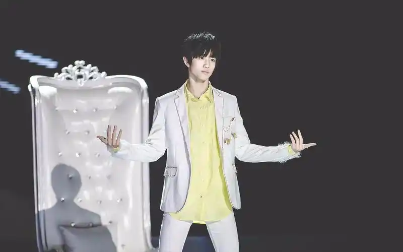 【敖子逸】get in line