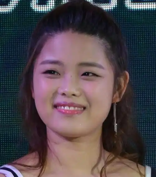 发腮秃头肥胖蒜头鼻加成这6位童星怎么长残了