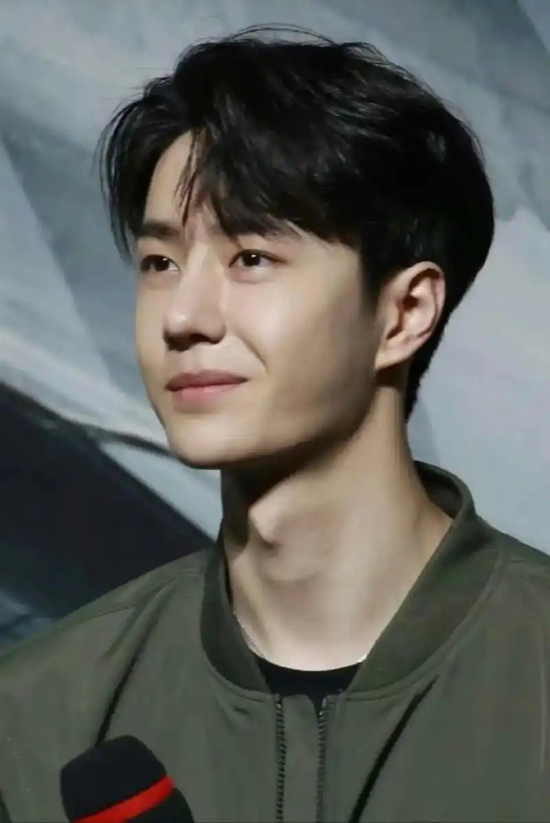 王一博长空之王 #最想见的人 - 抖音