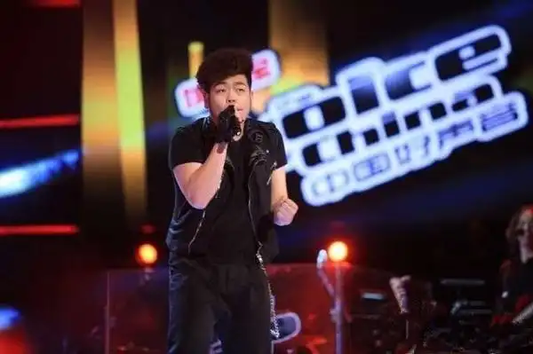 中国好声音庾澄庆战队学员陈俊彤虎牙首秀将直播玩成了演唱会