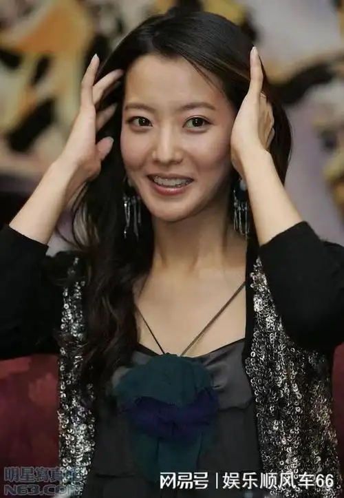 白冰素有"小金喜善"的称号 两个人真的很像吗?