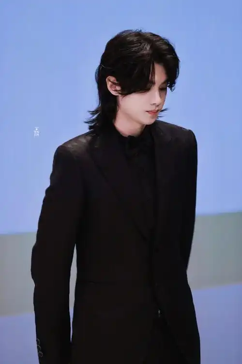 黄明昊长发狼尾##平遥国际电影展