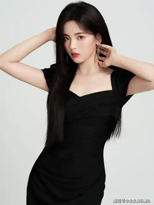 这身材太凶了!性感有料!杨超越写真赏_身体_人们_曲线