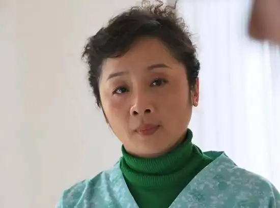 演员唐静:与王新军离婚后,独自陪儿子长大,如今的选择令人泪目