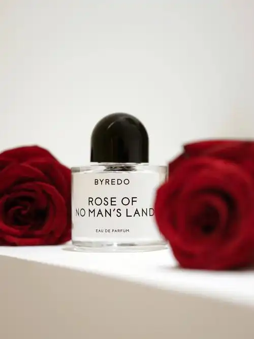玫瑰香水数不胜数,唯独byredo无人之境是特别的存在,区别于传统的玫瑰
