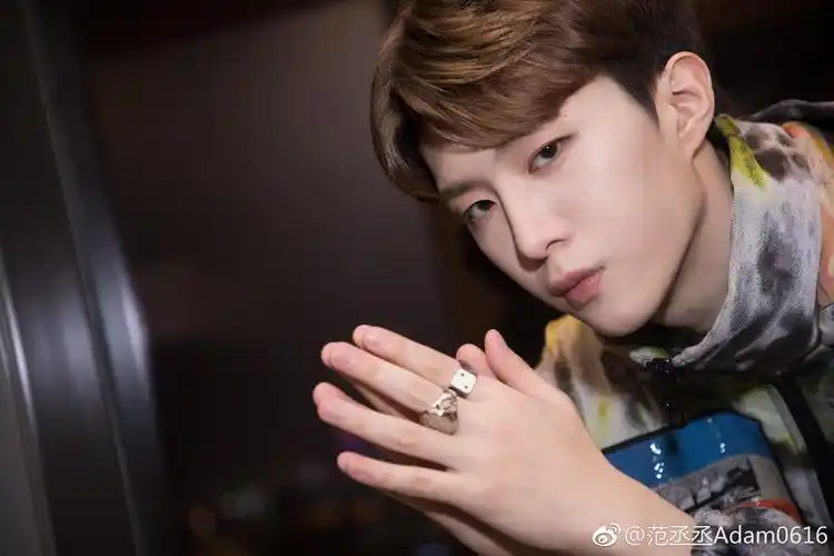 范丞丞 - 堆糖,美图壁纸兴趣社区